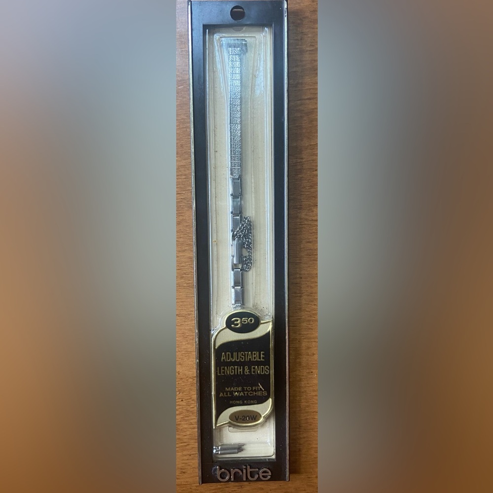 Ladies’ unused vintage watchband in stainless steel.